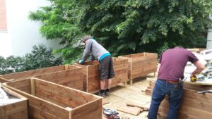 paysagiste les jardiniers a velo bacs bois jardiniere paris terrasse